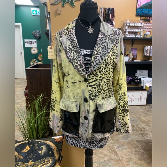 Animal Print Skull Jacket - Picture 2 of 3